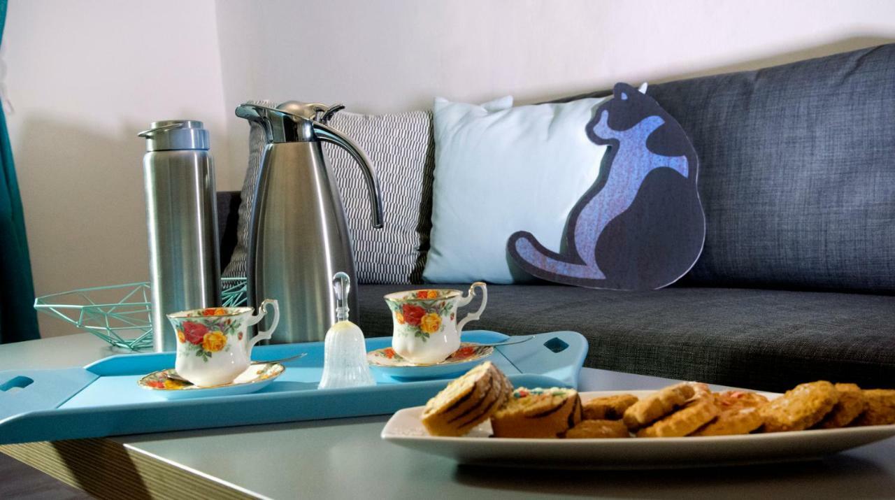 Il Gatto Sulla Finestra Hotel Йези Екстериор снимка
